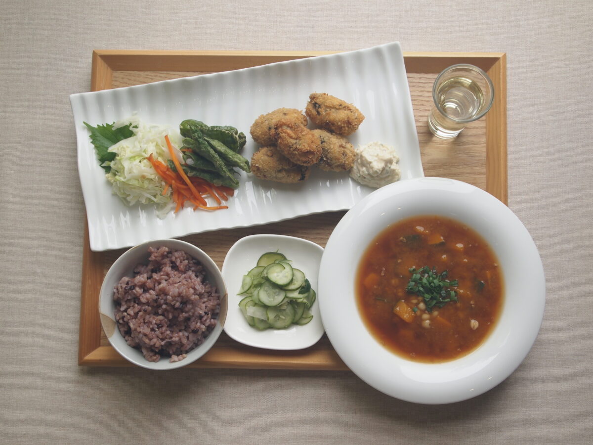 黙って食べればカキフライ。